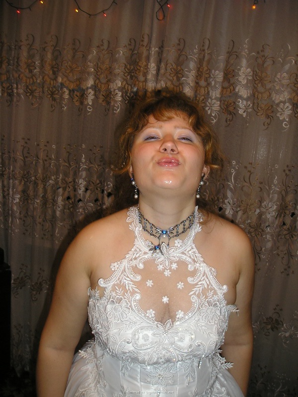 Пухлая баба в свадебном платье сосет фаллос 20 фото
