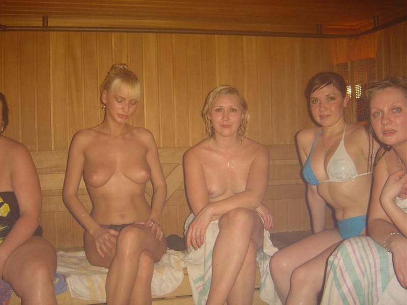Малинник голых женщин в бане 5 фото